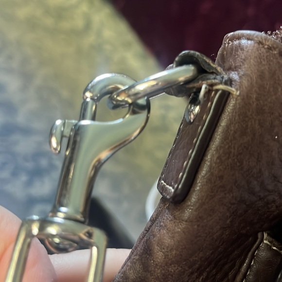 Brown pebbled leather crossbody soho style bag - Picture 6 of 15